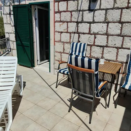 Mladenka Apartamento