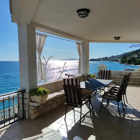 Apartamento Mladenka Brist