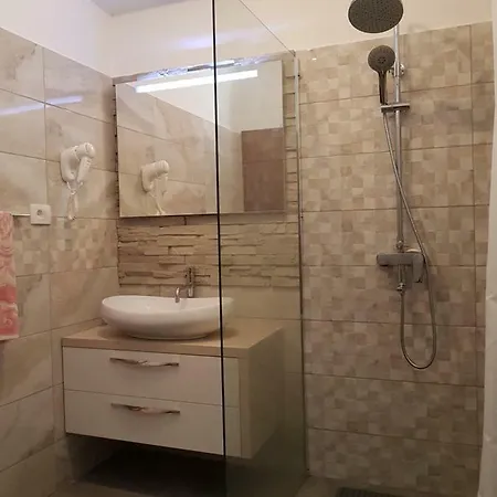 Apartamento Mladenka Brist